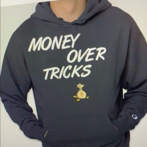 Meet your Posher, Raymond